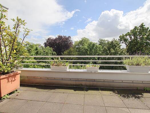 Wohnung zum Kauf 384.000 € 3 Zimmer 101 m² Düsseltal Düsseldorf 40239