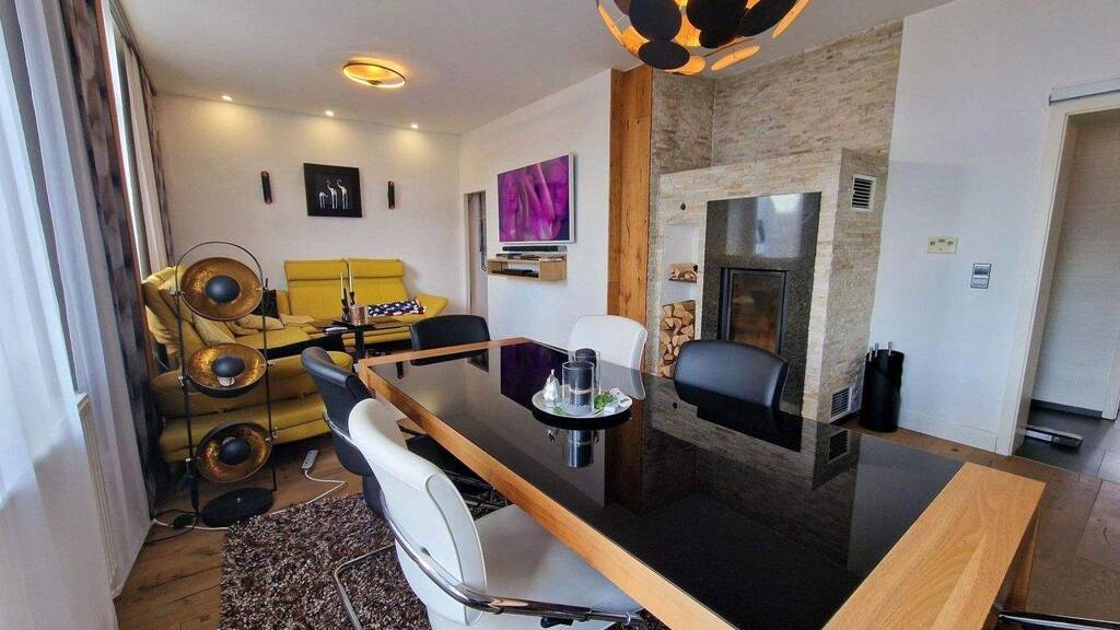 Wohnung zum Kauf 224.000 € 6 Zimmer 165 m² EG Innenstadt Hof 95028