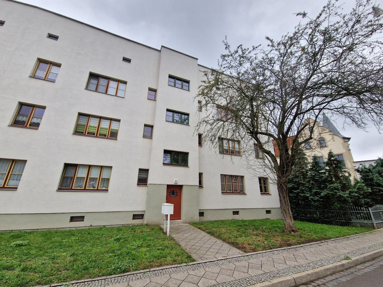 Wohnung zur Miete 678 € 4 Zimmer 92 m²<br/>Wohnfläche 1.<br/>Geschoss 01.11.2024<br/>Verfügbarkeit Reichelstr. 17 Curiesiedlung Magdeburg 39124