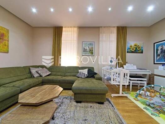 Wohnung zum Kauf 460.000 € 2 Zimmer 205,7 m² 1. Geschoss Gornji grad / Centar Osijek 31000