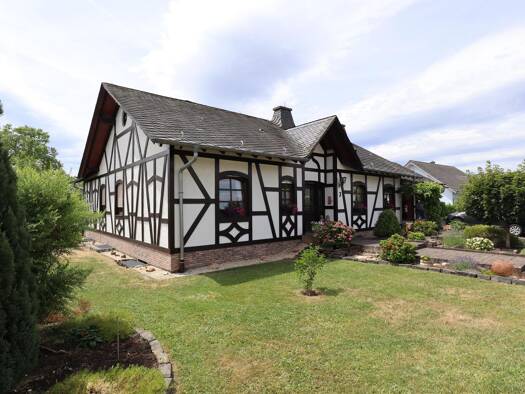 Einfamilienhaus zum Kauf 395.000 € 6 Zimmer 124 m² 2.220 m² Grundstück Löffelscheid Peterswald-Löffelscheid 56858