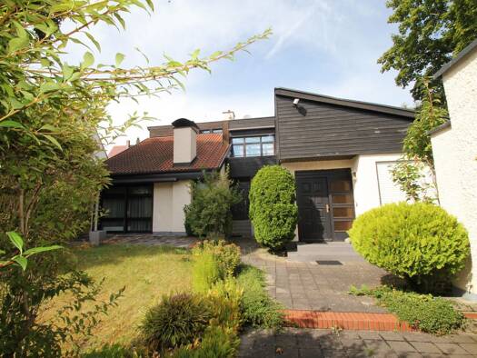 Einfamilienhaus zum Kauf 925.000 € 9 Zimmer 238 m² 725 m² Grundstück frei ab sofort Zirndorf Zirndorf 90513