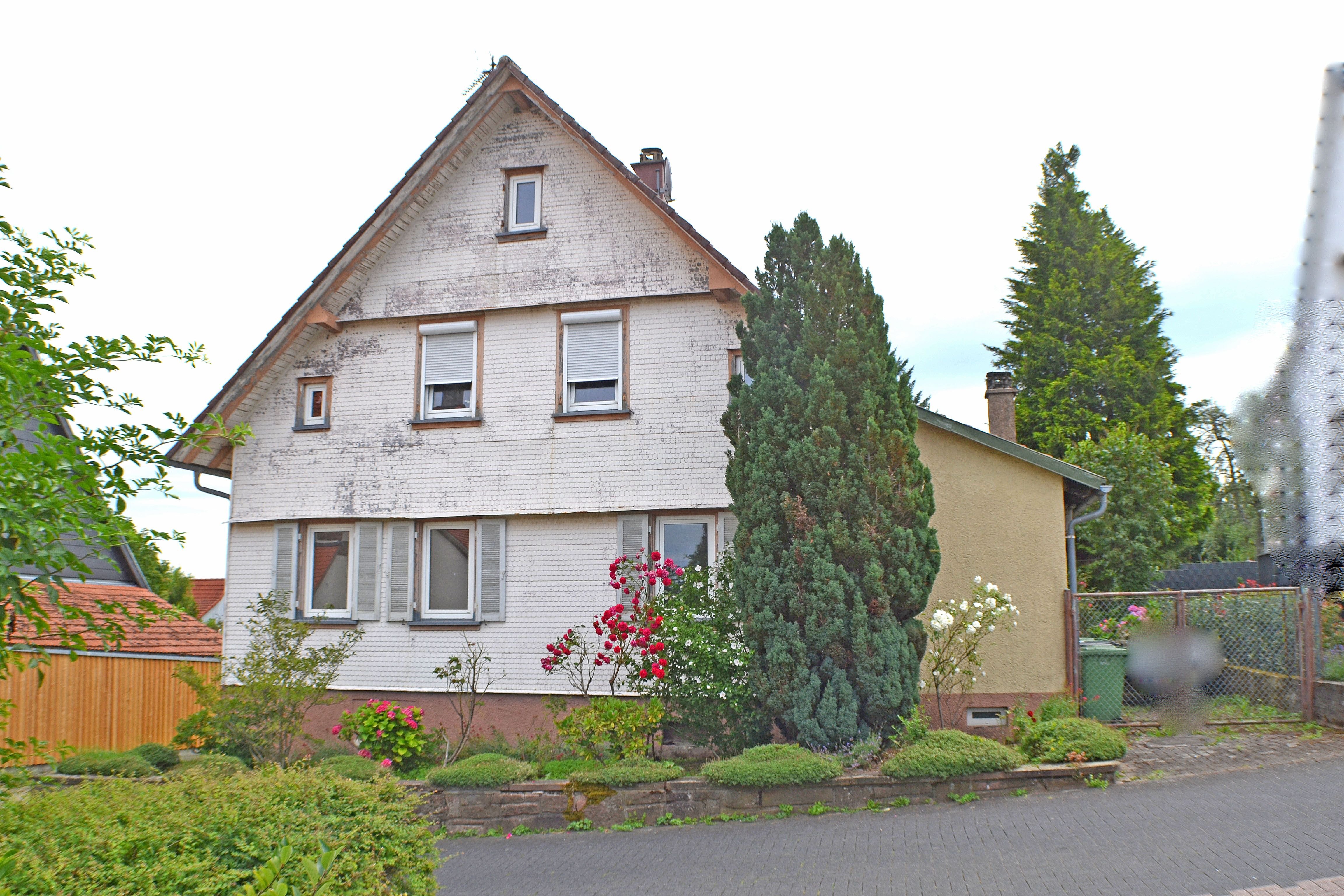 Haus zum Kauf 269.000 € 4,5 Zimmer 125 m²<br/>Wohnfläche 400 m²<br/>Grundstück ab sofort<br/>Verfügbarkeit Conweiler Straubenhardt 75334