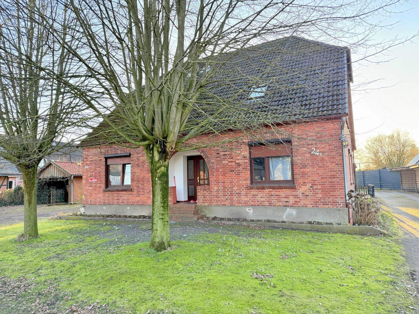 Immobilie in Zeven - Gut vermietetes 3-Familienhaus zu verkaufen - Bild 2