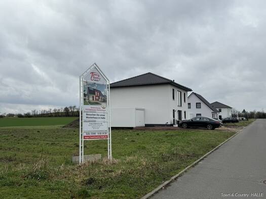 Einfamilienhaus zur Miete - Erstbezug 1.950 € 4 Zimmer 108 m² 650 m² Grundstück Hohenthurm Landsberg 06188