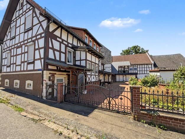 Mehrfamilienhaus zum Kauf 399.000 € 8 Zimmer 243 m² 627 m² Grundstück Borsdorf Nidda 63667