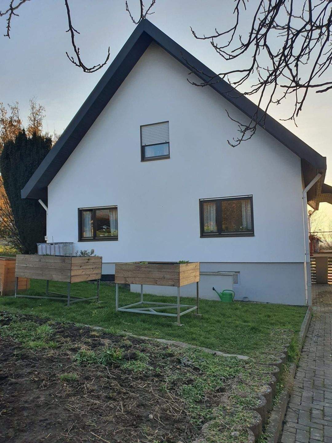 Immobilie in Bühl - LAUF: TOP-Objekt: sehr schönes, großzügiges, gepflegtes Ein- / Zwei-Familienhaus in toller, ruhiger Wohnlage von Lauf - Bild 2