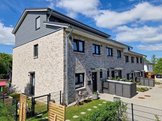 Reihenhaus zur Miete 1.870 € 6 Zimmer 138 m² 163 m² Grundstück frei ab 01.12.2026 Preetz 24211