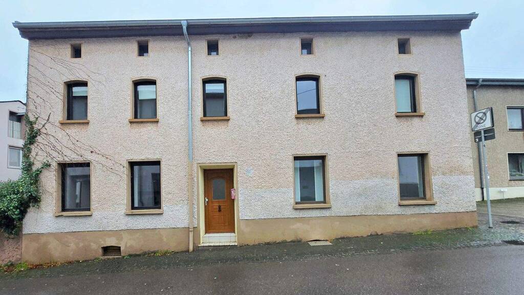 Reihenendhaus zum Kauf 410.000 € 9 Zimmer 210 m² 508 m² Grundstück frei ab sofort Trierer Straße 19 Perl 66706