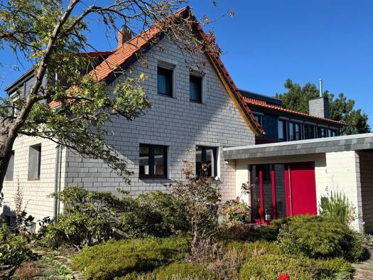 Doppelhaushälfte zum Kauf 635.000 € 6 Zimmer 175 m² 1.305 m² Grundstück frei ab 30.09.2026 Gliesmarode Wabe - Schunter - Beberbach 38104