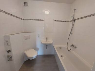 Wohnung zur Miete 377 € 3 Zimmer 61 m² 4. Geschoss Stadelstraße 7 Suhl Suhl 98527