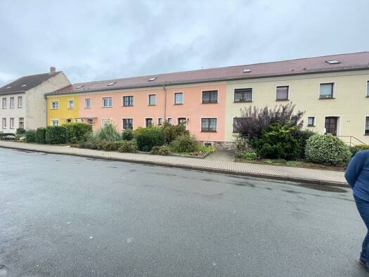 Reihenmittelhaus zum Kauf 124.000 € 4 Zimmer 90 m² 276 m² Grundstück Zerbst 39261