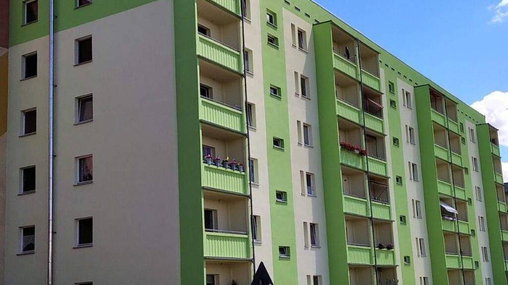 Wohnung zur Miete 390 € 4 Zimmer 77 m² EG frei ab sofort Nikopoler Str.8 Zeithain 01619