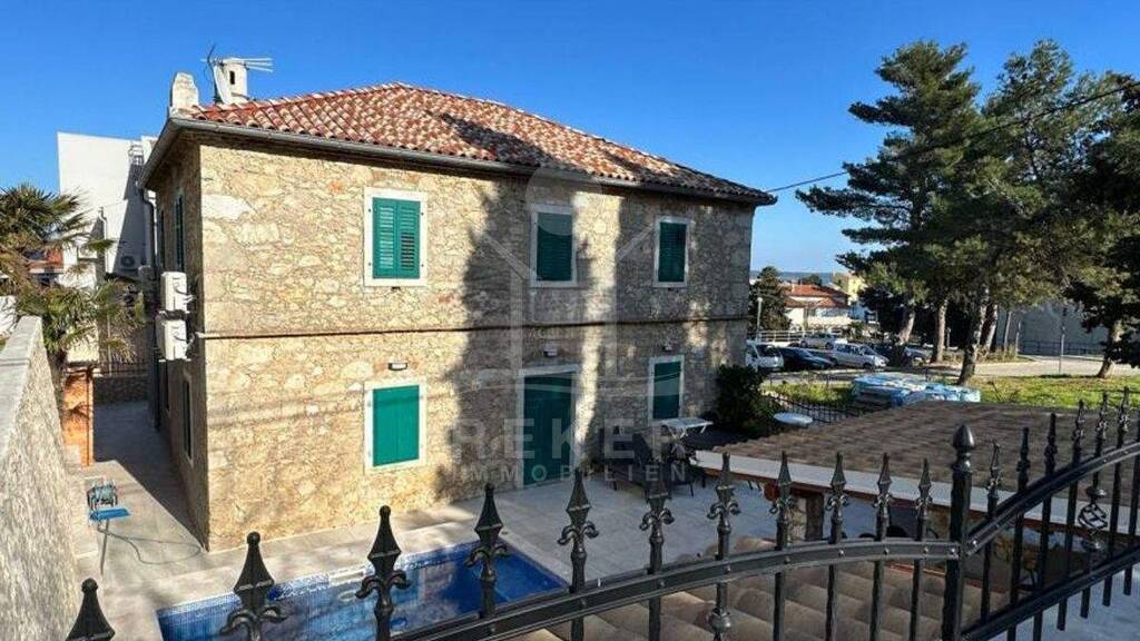 Haus zum Kauf 1.100.000 € 8 Zimmer 180 m² 384 m² Grundstück Nerezine 51550