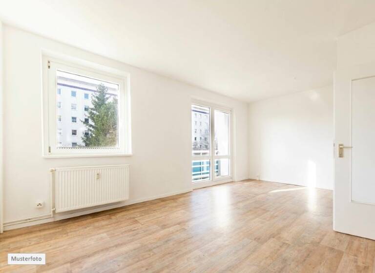 Wohnung zur Zwangsversteigerung provisionsfrei 68.000 € 1 Zimmer 19 m²<br/>Wohnfläche Innenstadt Erlangen 91054