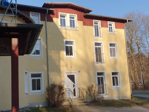 Wohnung zur Miete 430 € 2 Zimmer 53,8 m² 1. Geschoss frei ab 01.11.2025 Schöne Höhe 3b Liegau-Augustusbad Radeberg 01454
