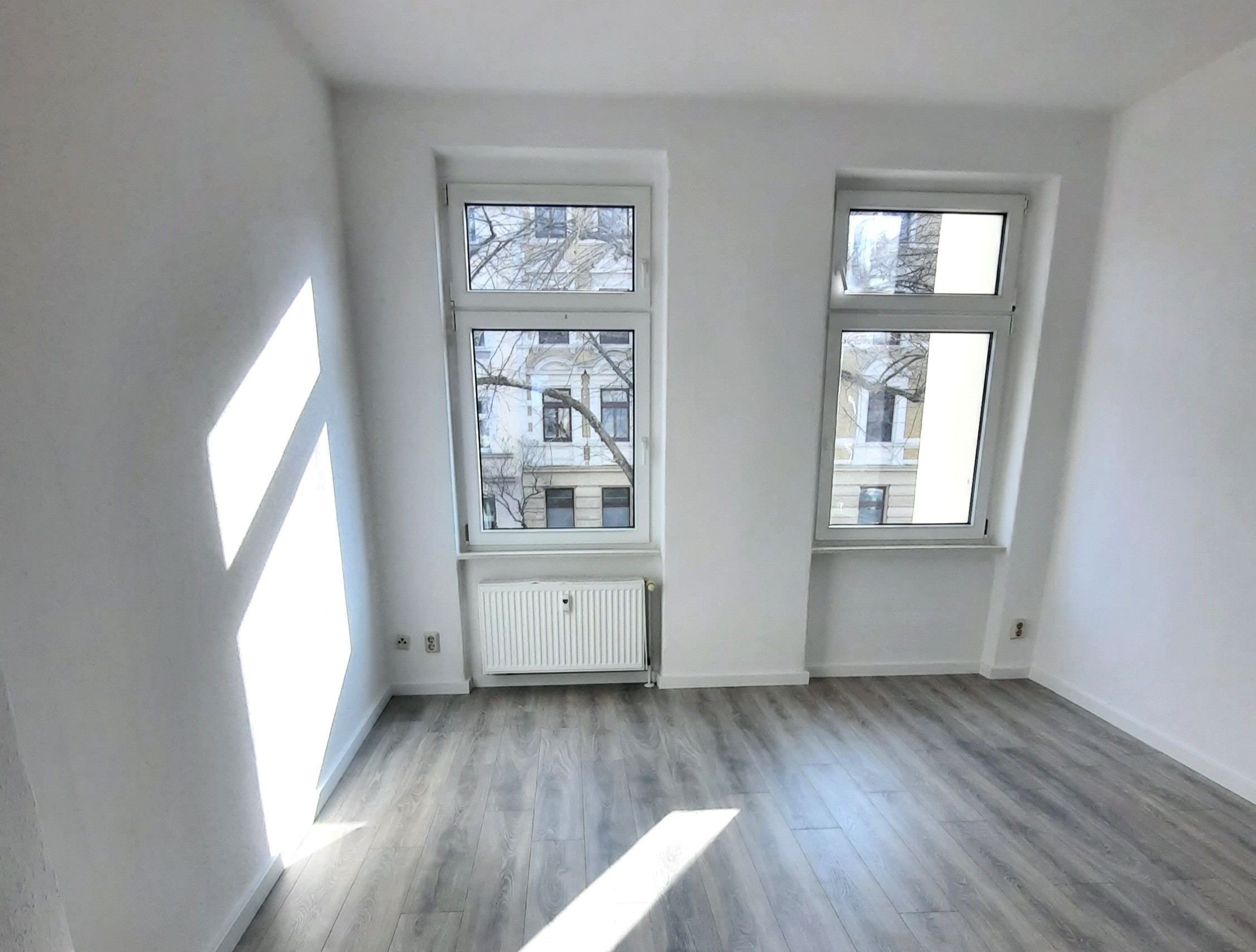 Wohnung zur Miete 372 € 2 Zimmer 62 m²<br/>Wohnfläche 1.<br/>Geschoss ab sofort<br/>Verfügbarkeit Fichtestr. 38 Fichtestraße / Ambrosiusplatz Magdeburg 39112