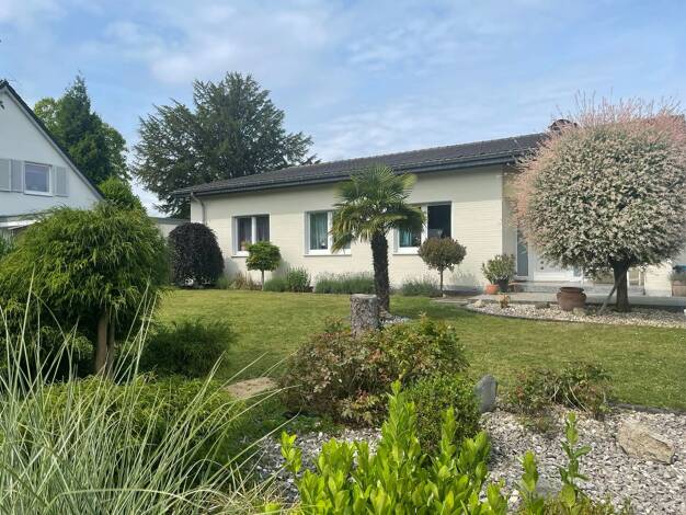 Bungalow zum Kauf 640.000 € 4 Zimmer 154 m² 860 m² Grundstück Wickrath - Mitte Mönchengladbach 41189