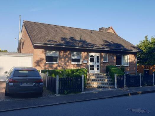 Einfamilienhaus zur Miete 1.400 € 3 Zimmer 95 m² Stein 24235