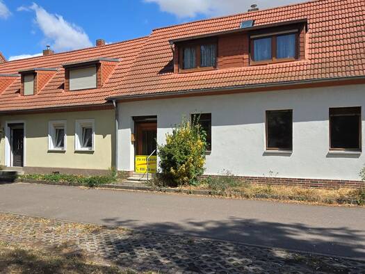Reihenmittelhaus zum Kauf provisionsfrei 39.500 € 4 Zimmer 89 m² 244 m² Grundstück frei ab sofort Bürgerplatz 2 Ilberstedt Ilberstedt 06408
