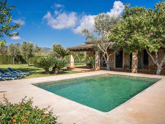 Villa zur Miete 8.000 € 5 Zimmer 400 m² 15.000 m² Grundstück Binissalem 07350