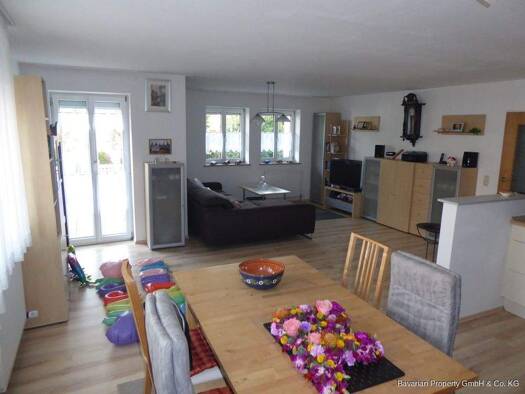 Wohnung zum Kauf 199.900 € 2 Zimmer 70,5 m² EG Straubing 94315