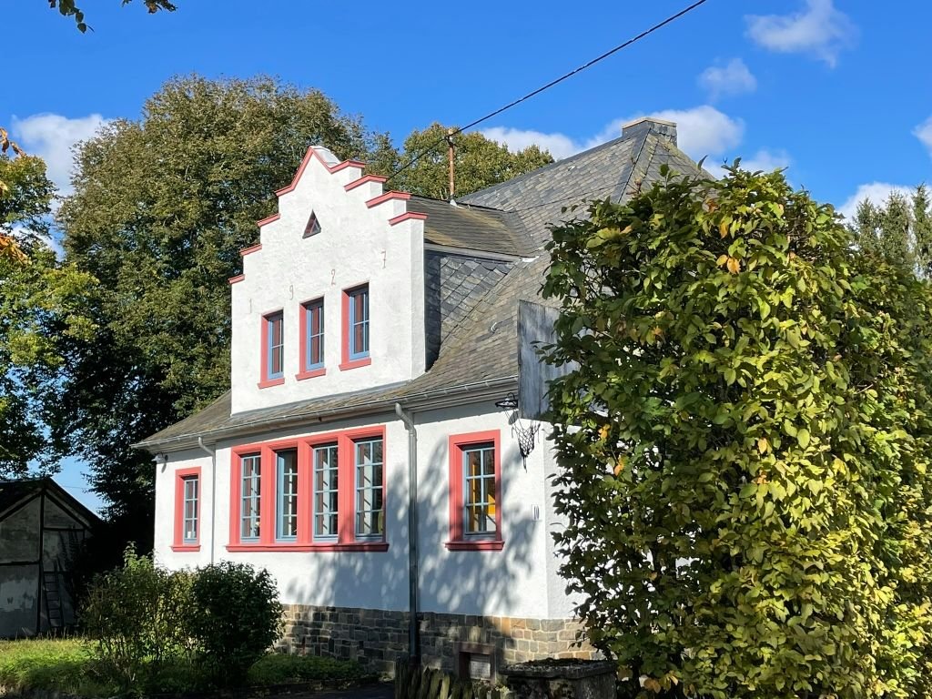 Einfamilienhaus zum Kauf 439.000 € 8 Zimmer 210 m²<br/>Wohnfläche 1.953 m²<br/>Grundstück Elcherath Winterspelt-Elcherath 54616