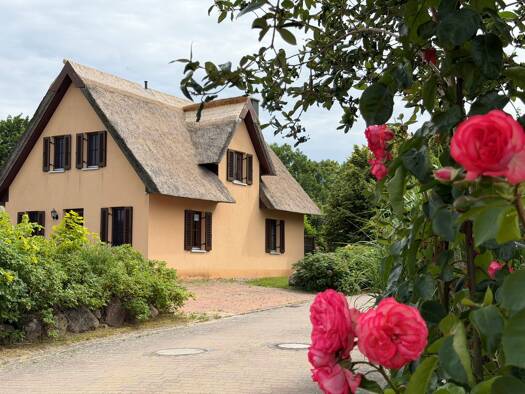 Ferienhaus zum Kauf als Kapitalanlage geeignet 449.000 € 4 Zimmer 89 m² 423 m² Grundstück Glowe Glowe 18551
