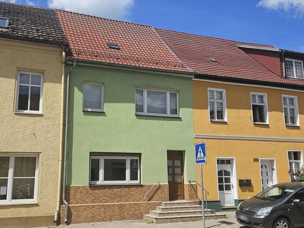 Reihenmittelhaus zum Kauf 65.000 € 4 Zimmer 118,5 m² 200 m² Grundstück Loitz 17121