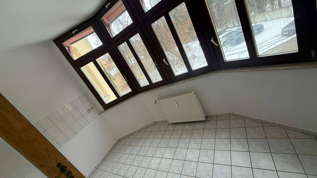 Wohnung zur Miete 490 € 3 Zimmer 81,3 m² frei ab sofort Wallstraße 37 Altenburg 04600
