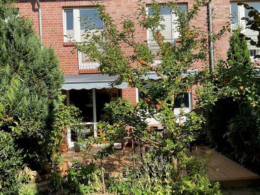 Reihenhaus zur Miete 2.490 € 7 Zimmer 146 m² 202 m² Grundstück frei ab 01.04.2026 Iserbrook Hamburg 22589