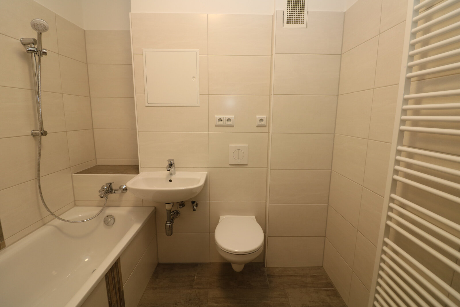 Wohnung zur Miete 359 € 3 Zimmer 55,3 m²<br/>Wohnfläche 1.<br/>Geschoss Tschaikowskistraße 29 Wasserberg - Ost Freiberg 09599