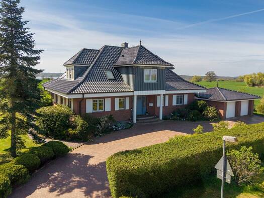 Einfamilienhaus zum Kauf 965.000 € 6 Zimmer 300 m² 3.100 m² Grundstück Johannstorf Dassow 23942