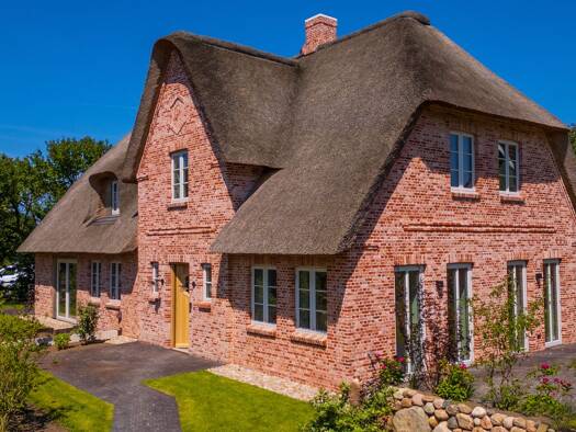 Mehrfamilienhaus zum Kauf 1.400.000 € 5 Zimmer 161 m² 740 m² Grundstück frei ab sofort Alkersum 25938