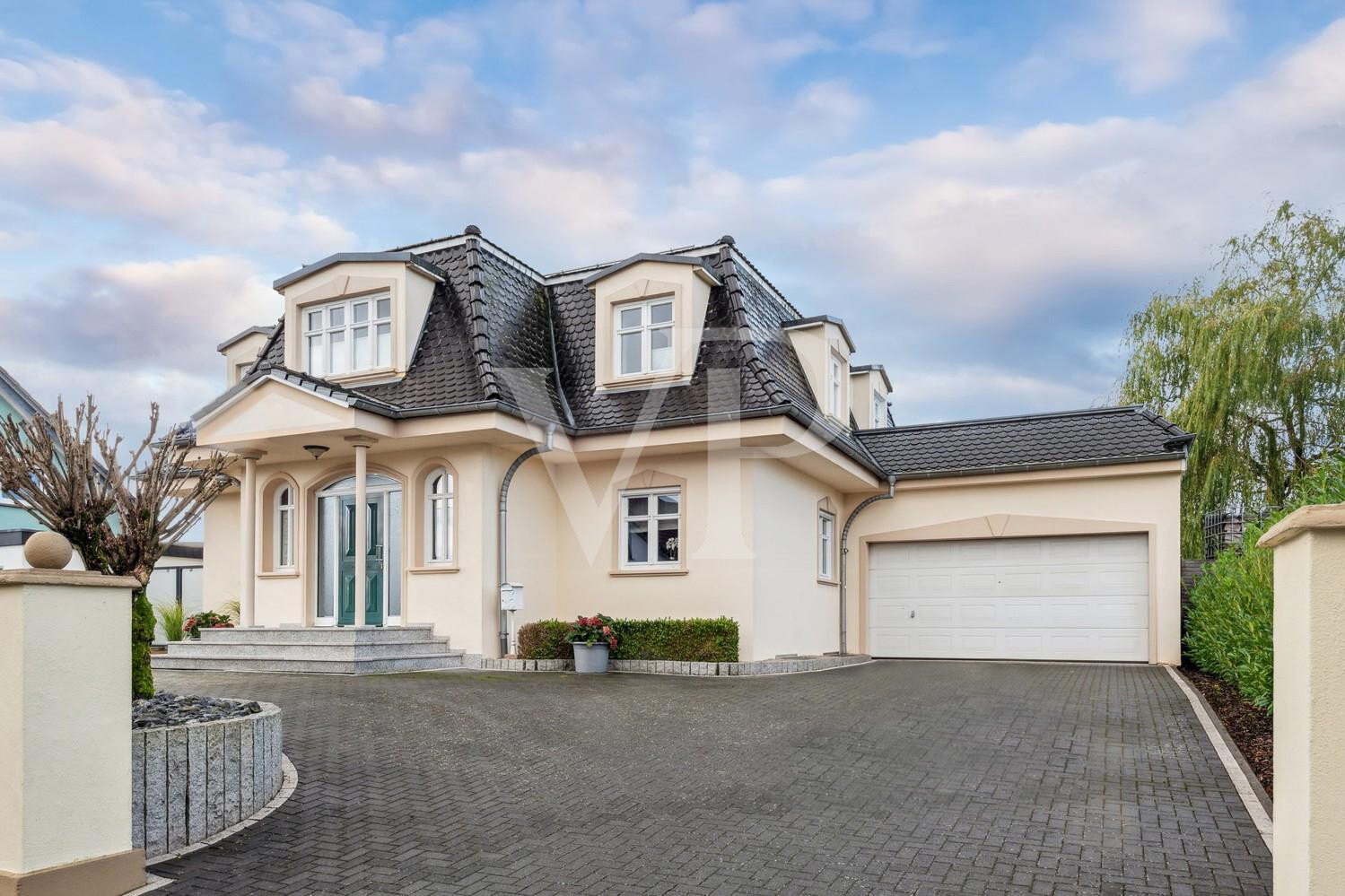 Villa zum Kauf 10 Zimmer 252 m²<br/>Wohnfläche 1.690 m²<br/>Grundstück Weierweiler Weiskirchen OT 66709