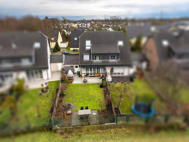 Doppelhaushälfte zum Kauf 539.800 € 5 Zimmer 127,5 m² 319 m² Grundstück Lülsdorf Niederkassel 53859