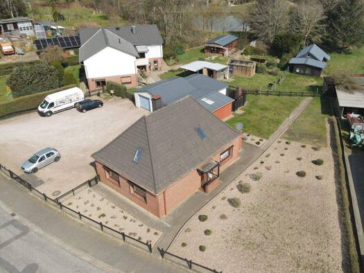 Einfamilienhaus zum Kauf 165.000 € 3 Zimmer 89,5 m² 912 m² Grundstück frei ab sofort Vaale 25594