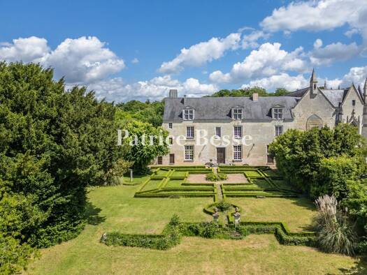 Haus zum Kauf 1.383.000 € 11 Zimmer 470 m² 5.220 m² Grundstück Chinon 37500