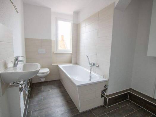 Wohnung zur Miete 679 € 2 Zimmer 67,9 m² 5. Geschoss Feuerbachstr. 76 Paulusviertel Halle (Saale) 06114