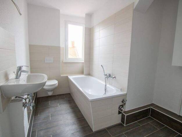 Wohnung zur Miete 679 € 2 Zimmer 67,9 m² 5. Geschoss Feuerbachstr. 76 Paulusviertel Halle (Saale) 06114