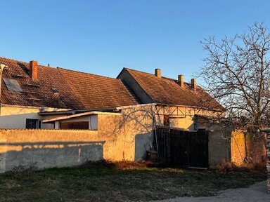 Einfamilienhaus zum Kauf 65.000 € 3 Zimmer 120 m² 1.717 m² Grundstück frei ab sofort Kleiner Wall 4 Zerbst Zerbst/Anhalt 39261