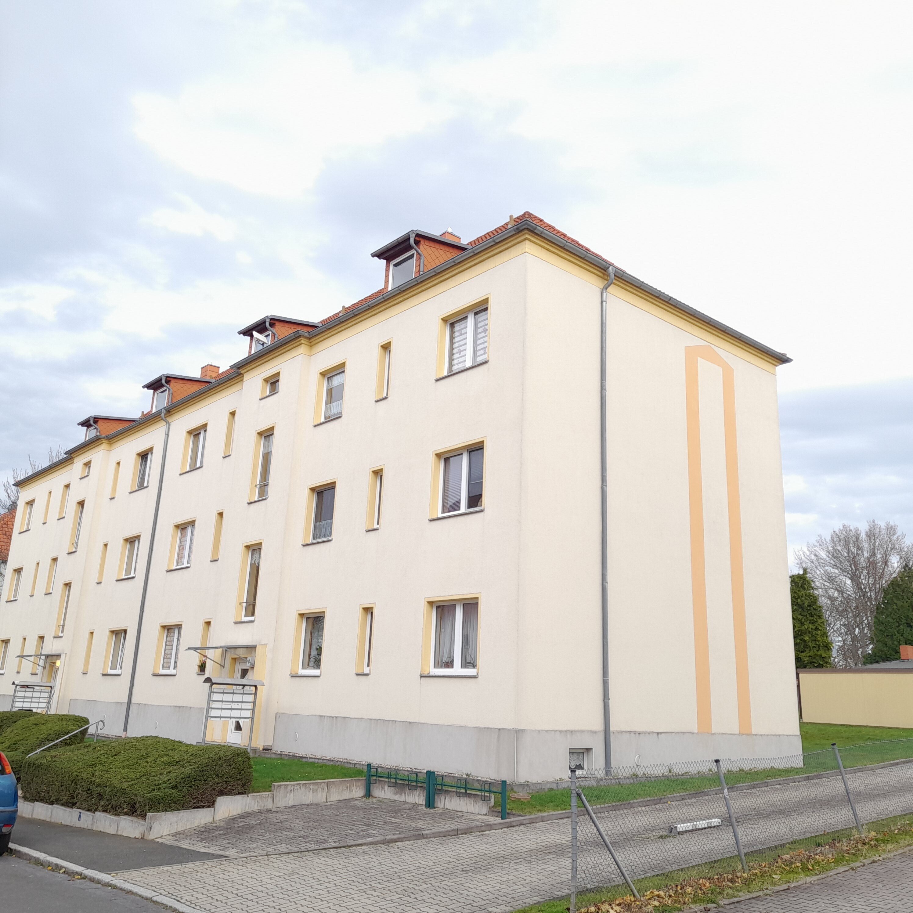 Wohnung zur Miete 288 € 1 Zimmer 36,1 m²<br/>Wohnfläche 3.<br/>Geschoss ab sofort<br/>Verfügbarkeit Walter-Schade-Straße 8 Weißenfels Weißenfels 06667