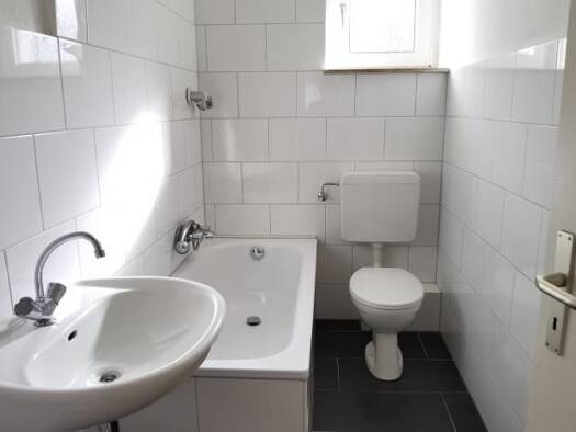 Wohnung zur Miete 519 € 4 Zimmer 62,6 m² 1. Geschoss frei ab 23.10.2026 Husemannstraße 24 Stadtmitte Herten 45699