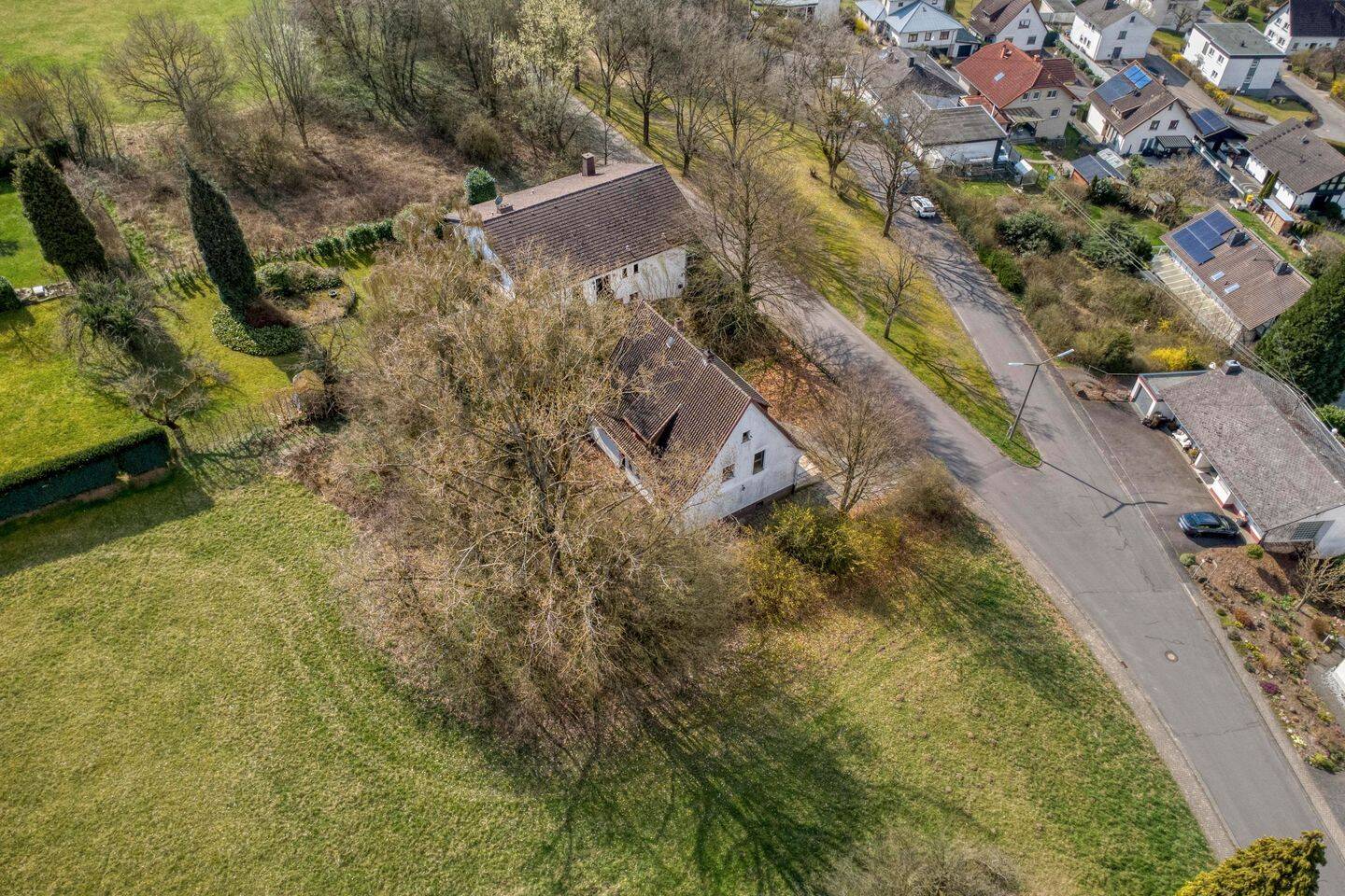 Immobilie in Mogendorf - Solides Haus mit großem Garten in Aussichtslage ! - Bild 4