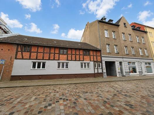Mehrfamilienhaus zum Kauf 1.400.000 € 18 Zimmer 700 m² 1.312 m² Grundstück Nauen Nauen 14641