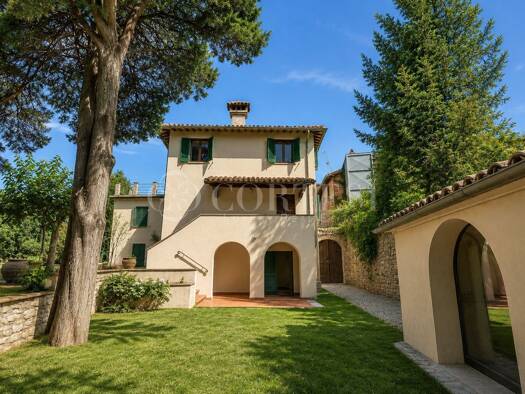 Haus zum Kauf 535.000 € 258 m² Città di Castello 06012
