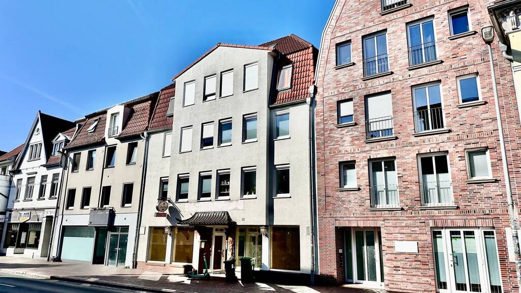 Zwei Gewerbeeinheiten im Erdgeschoss eines Wohn- und Geschäftshauses mit Tiefgaragenstellplatz in beliebter Lage in Oldenburg- Gerichtsviertel