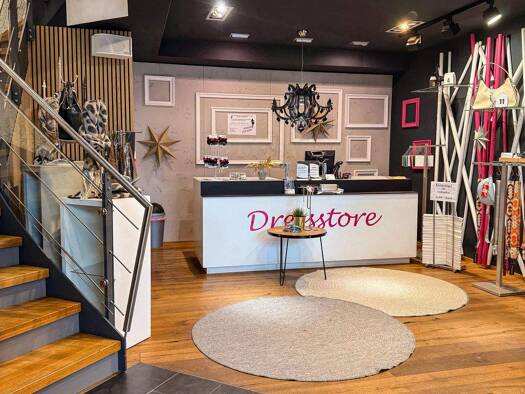 Laden zur Miete 3.840 € 240 m² Verkaufsfläche Bahnhofstraße 8 Altstadt Passau 94032