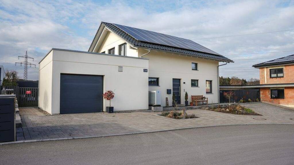 Einfamilienhaus zum Kauf 660.000 € 5,5 Zimmer 142 m² 659 m² Grundstück frei ab 01.08.2026 Bingen 72511