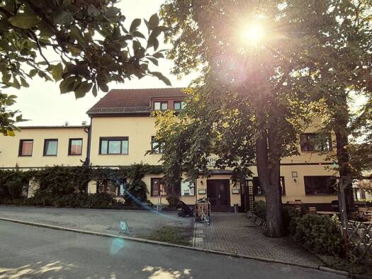 Haus zum Kauf provisionsfrei 410.000 € 700 m² 1.960 m² Grundstück Taupadel 31 Taupadel Nobitz 04603